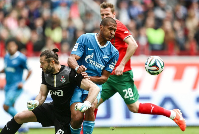 \"Локо\" и \"Зенит\" поделили очки