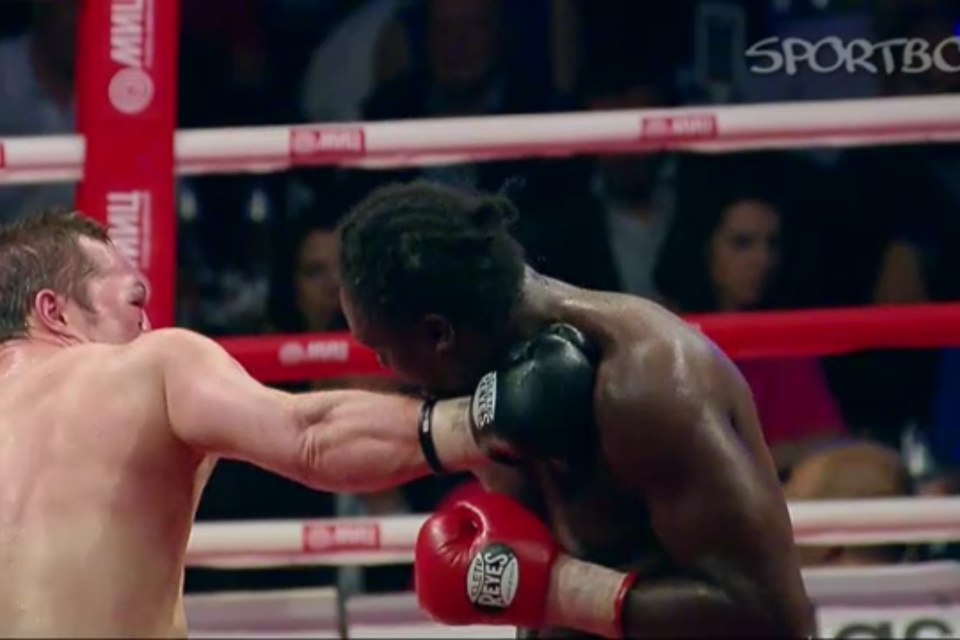 Лебедев уступил свой титул Джонсу