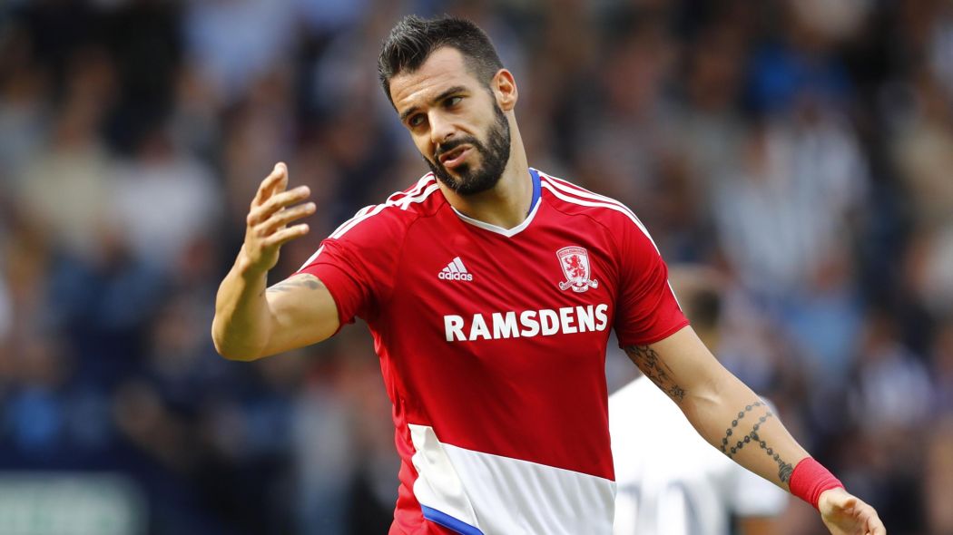 \"Вест Бромвич\" может усилиться Негредо