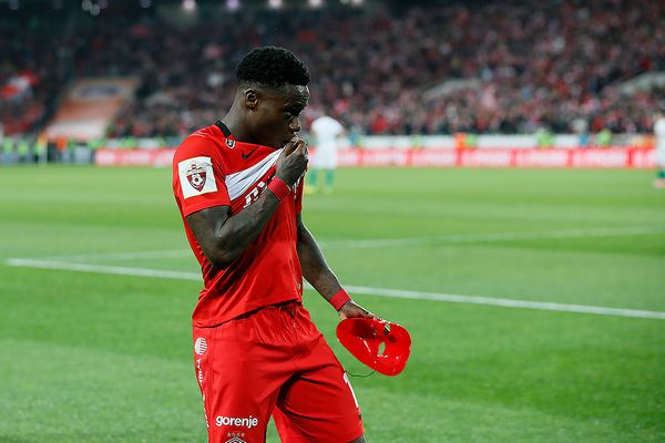 \"Севилья\" претендует на Промеса