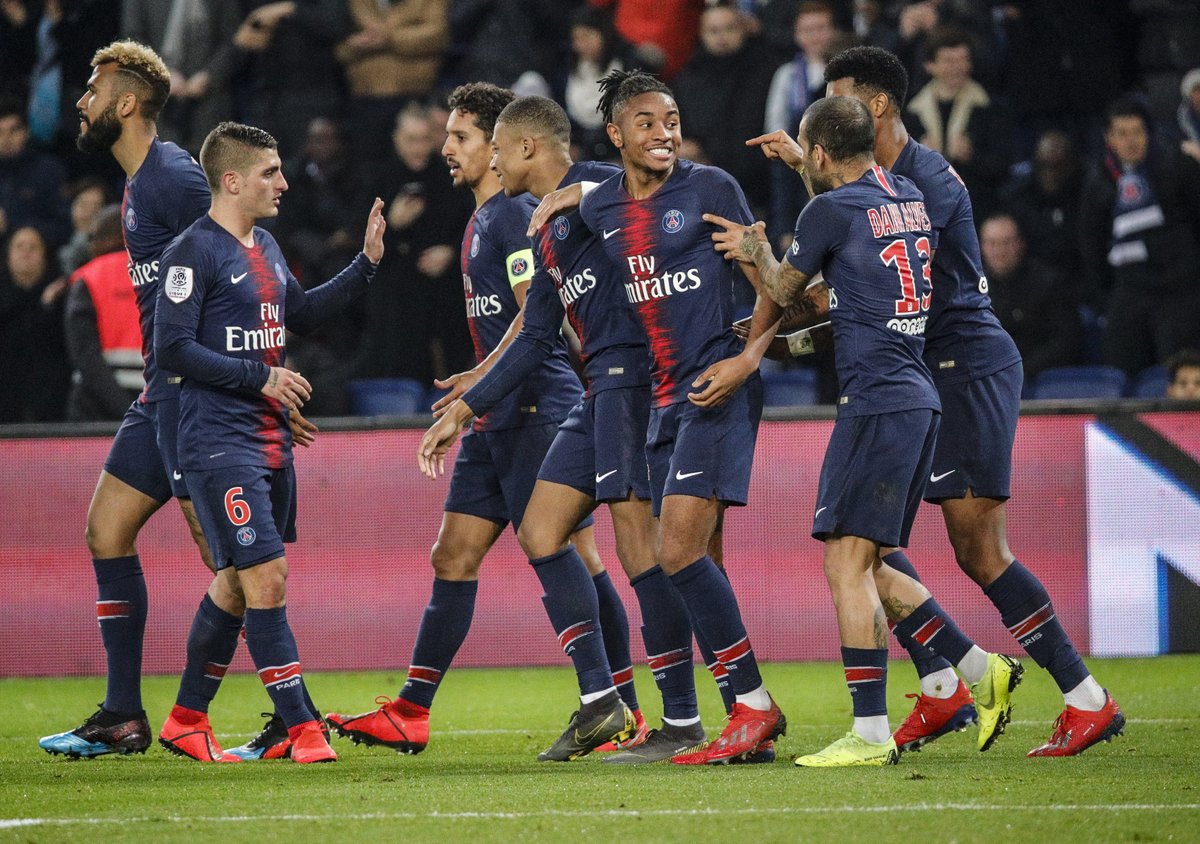 \"ПСЖ\" отгрузил 5 голов в ворота \"Монпелье\"