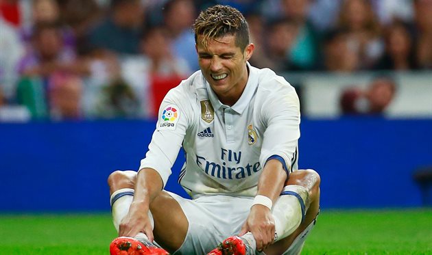 \"Реал\" терпит потери перед матчем с \"Депортиво\"