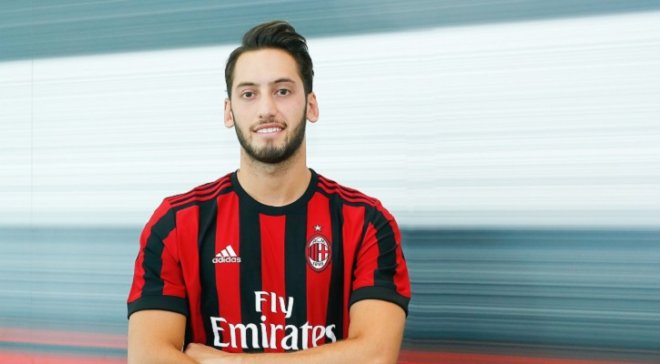 Чалханоглу стал игроком \"Милана\"