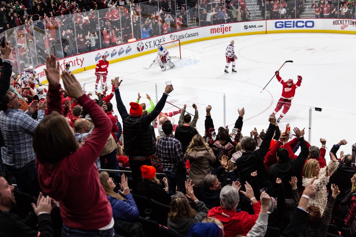 \"Детройт\" дожал \"Рейнджерс\" в овертайме