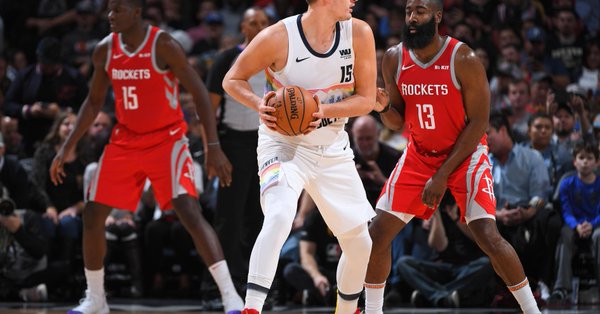 \"Денвер\" потерпел фиаско в матче с \"Хьюстоном\"