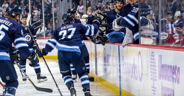 \"Виннипег\" одолел \"Чикаго\", несмотря на 5 пропущенных шайб