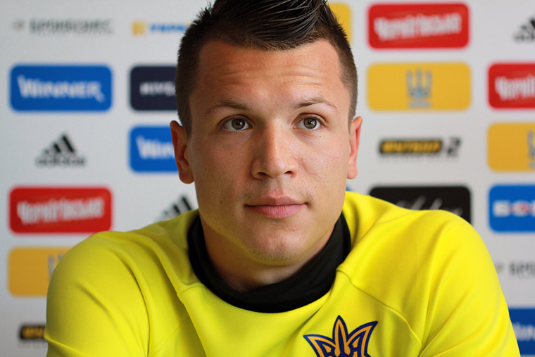 Коноплянка нормально относится к критике