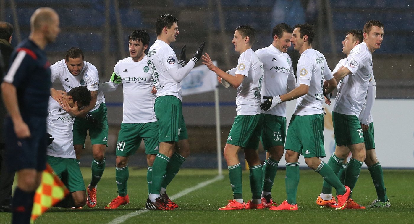 \"Динамо\" на выезде проиграло \"Ахмату\"