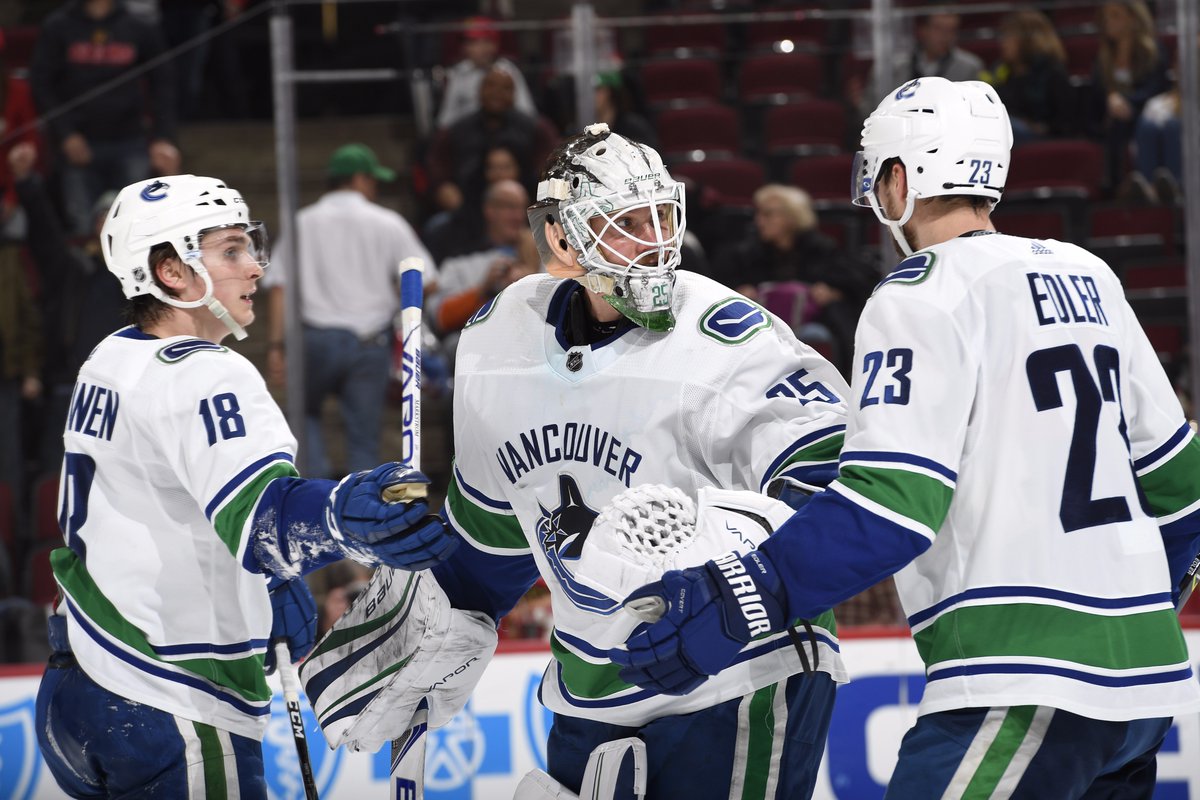 \"Чикаго\" крупно уступил \"Ванкуверу\"