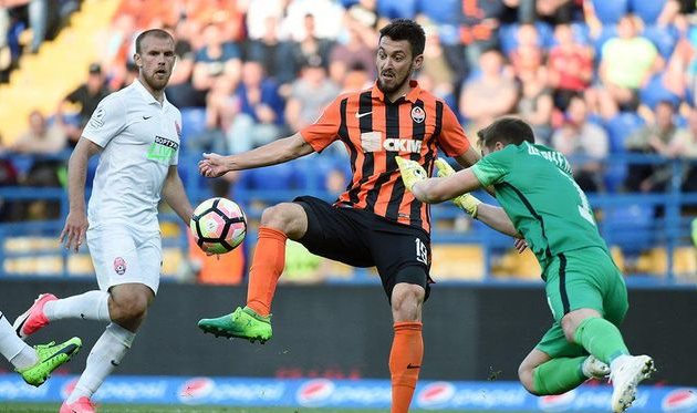 \"Шахтер\" уверенно переиграл \"Зарю\"