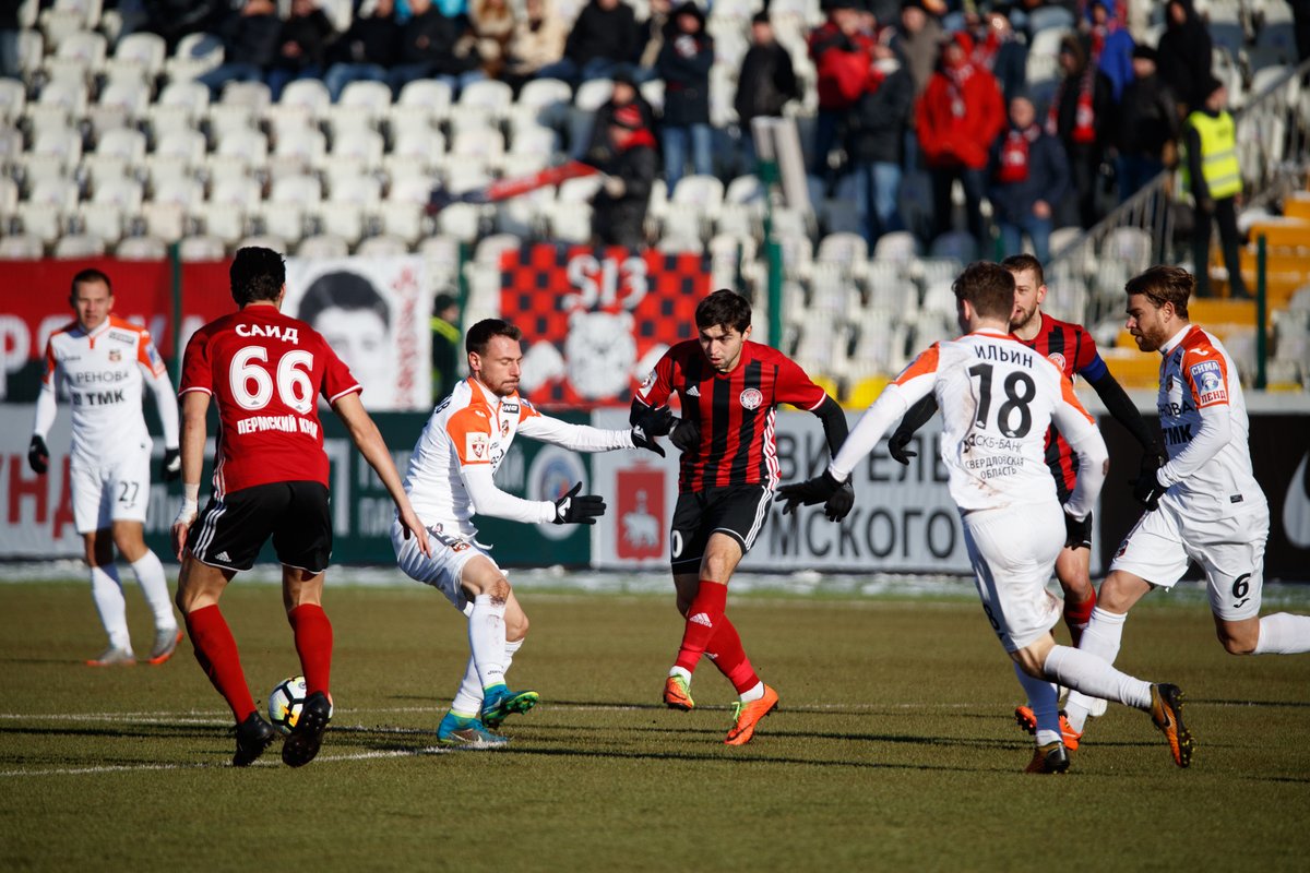 \"Амкар\" и \"Урал\" поделили очки