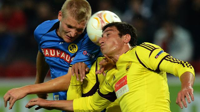 \"Анжи\" проиграл \"Янг Бойзу\" и стал вторым в группе