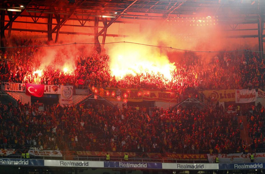 El Mundo Deportivo: \"Болельщики \"Галатасарая\" проявили себя лучше, чем защитники их команды\"