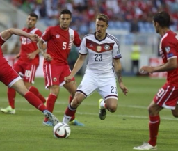 Отборочные матчи ЧЕ-2016: Германия деклассировала Гибралтар, Дания обыграла сербов
