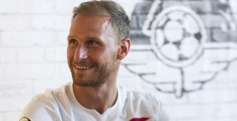 Хёведес об адаптации к русскому языку