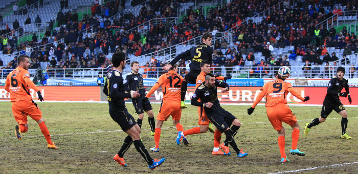 \"Рубин\" со скандалом переиграл \"Урал\"