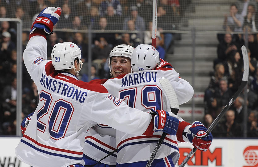 НХЛ. Емелин, Марков и Брызгалов помогли свои командам одержать победы