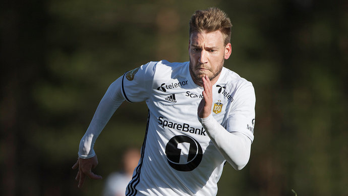 Бендтнер сломал челюсть водителю такси