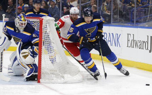 \"Сент-Луис Блюз\" дома переиграл \"Детройт Ред Уингз\"