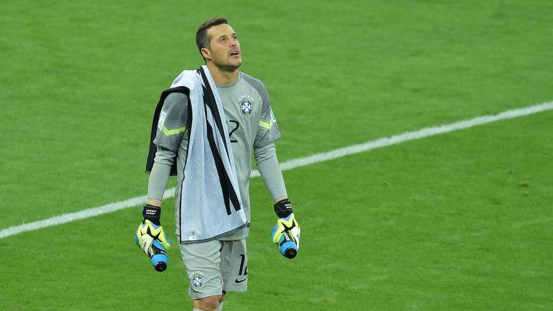 Жулио Сезар в субботу завершит карьеру