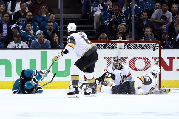 \"Сан-Хосе Шаркс\" разгромили \"Вегас Голден Найтс\"