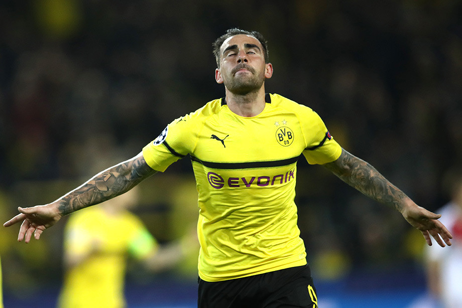 \"Боруссия\" Д выкупила Алькасера у \"Барселоны\"