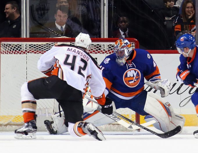 \"Анахайм\" побеждает \"Айлендерс\"