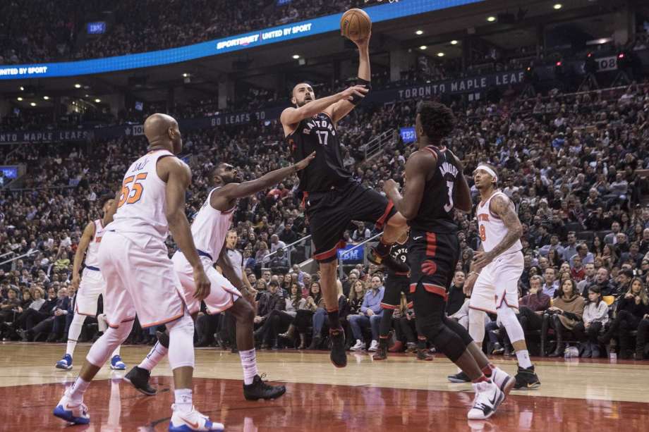 \"Торонто Рэпторс\" уничтожили \"Нью-Йорк Никс\" на своем поле