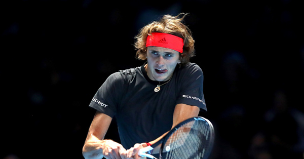 Зверев вышел в 1/2 Итогового турнира ATP, благодаря победе над Иснером