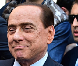 Берлускони унизил Балотелли