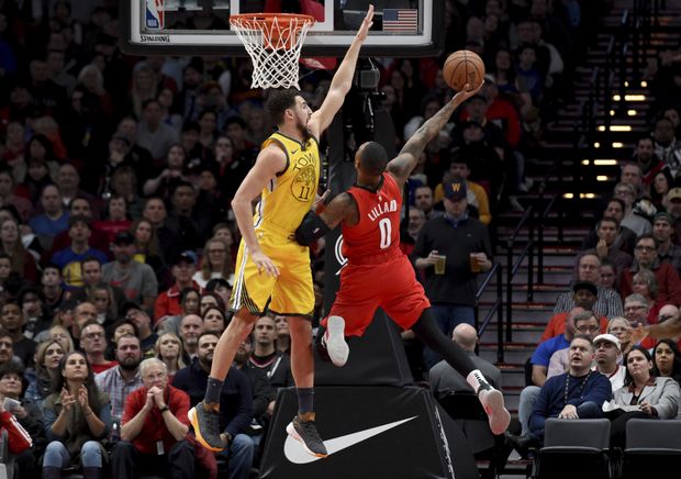 \"Портленд Трэйл Блэйзерс\" на десять очков проиграли \"Голден Стэйт Уорриорз\"