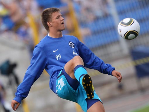 Канунников перешел из \"Зенита\" в \"Амкар\"