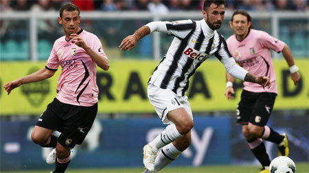 \"Ювентус\" и \"Милан\" победили на выезде