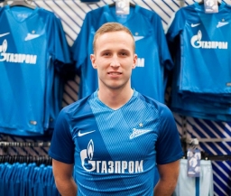 Официально: Зуйков подписал с "Зенитом" контракт на 3,5 года