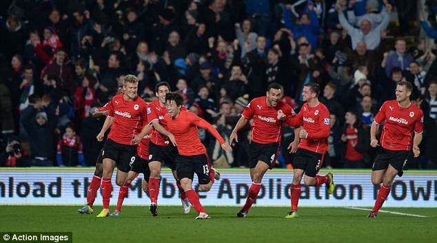 \"МЮ\" допускает осечку в матче с \"Кардиффом\"