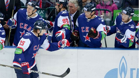 Хоккеисты СКА проведут матч против ЦСКА в ретроформе