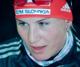 Кузьмина победила в спринтерской гонке в Антхольце