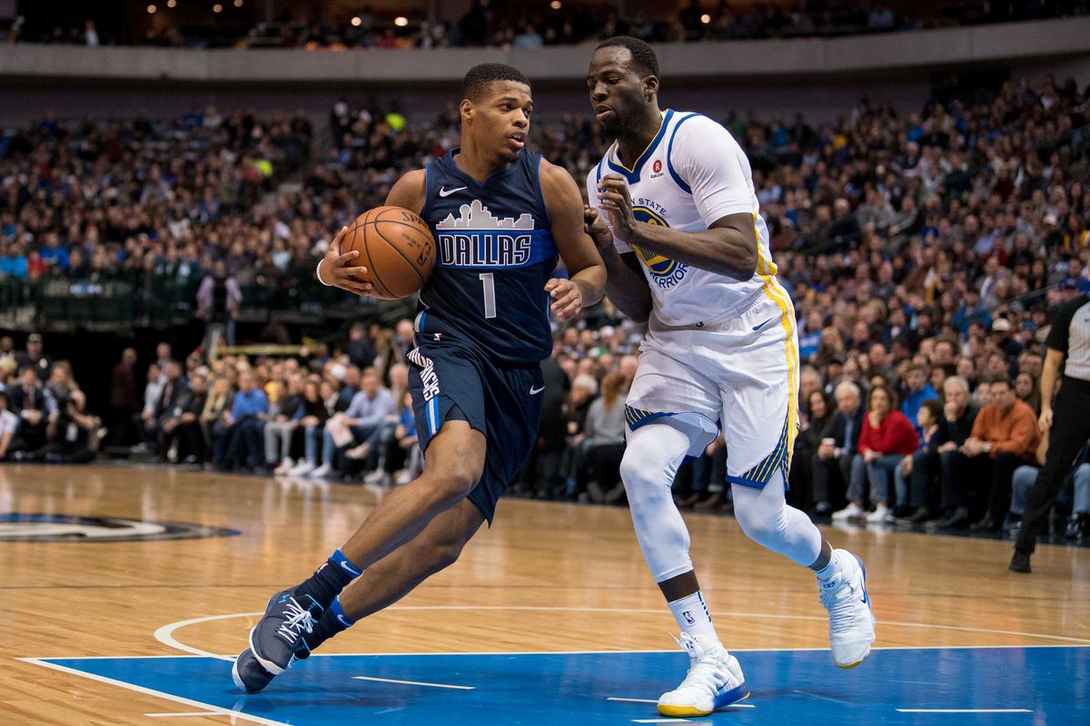 \"Голден Стэйт Уорриорз\" без проблем обыграли \"Даллас Маверикс\"
