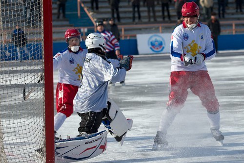 \"Зоркий\" неожиданно проиграл \"Воднику\", \"Енисей\" уступил в Казани