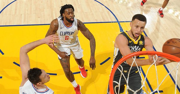 \"Голден Стэйт\" нанес поражение \"Клипперс\"