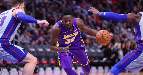 \"Лейкерс\" проиграли \"Детройту\"