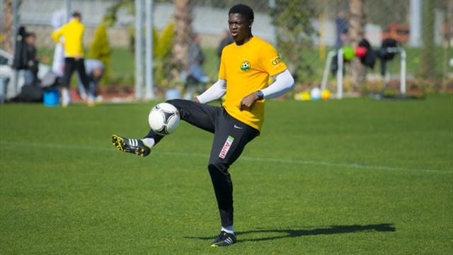 Экс-защитник \"Кубани\" Айоделе Аделейе перешел в \"Анжи\"