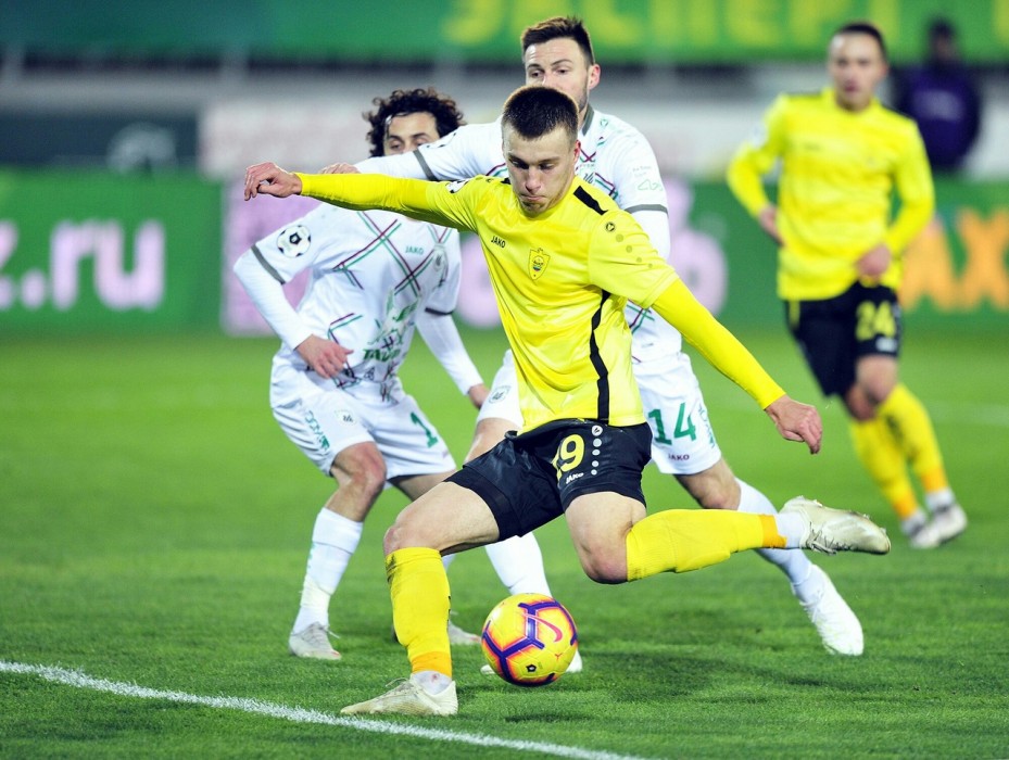 \"Анжи\" и \"Рубин\" сыграли в минимальную ничью
