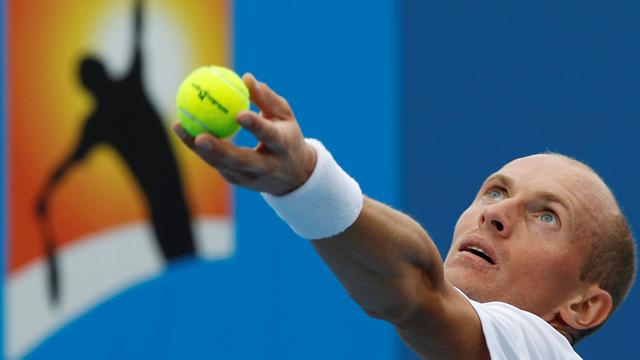 Давыденко выиграл на старте турнира в Роттердаме