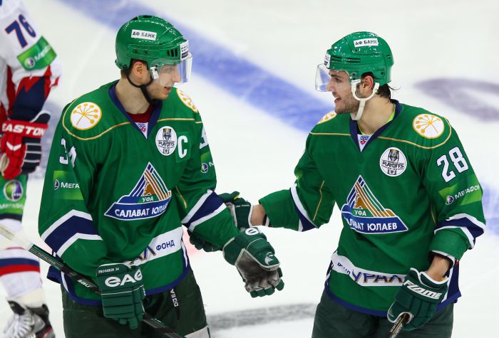 \"Салават Юлаев\" сравнял в счет в серии с \"Металлургом\"