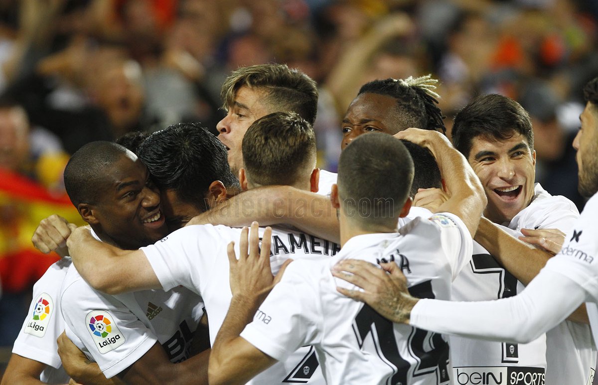 \"Валенсия\" отобрала очки у \"Барселоны\"