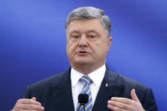 Порошенко поздравил сборную Украины с победой над Словакией