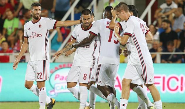 \"Милан\" разобрался с \"Кротоне\"