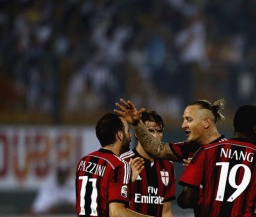 "Милан" в тяжелом матче обыграл "Сассуоло" и пробился в 1/4 финала Кубка Италии