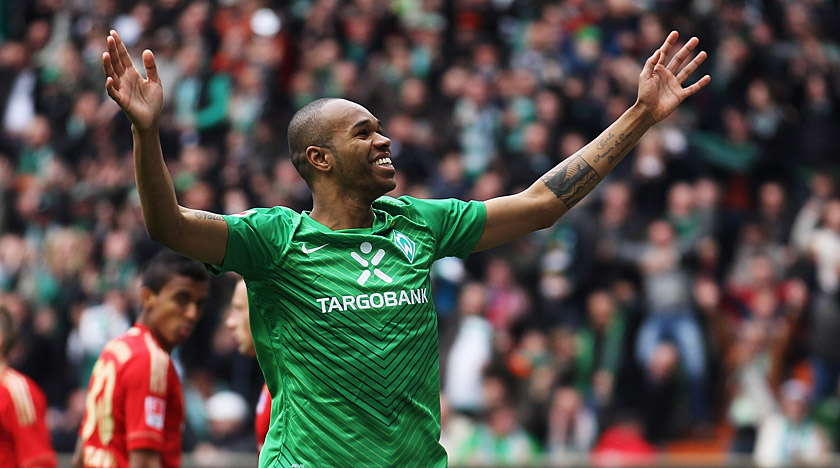 \"Эвертон\" может усилиться Налдо